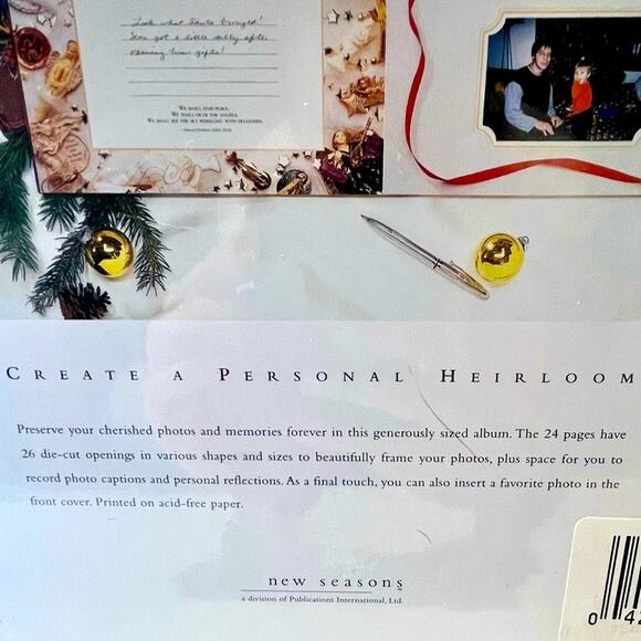 NWT Christmas Memories photo album - Picture 3 of 3
